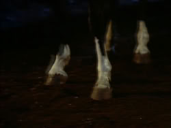 extant_HerculesTheLegendaryJourneys_1x06-AsDarknessFalls_0104