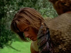 extant_HerculesTheLegendaryJourneys_1x06-AsDarknessFalls_0182