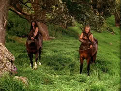 extant_HerculesTheLegendaryJourneys_1x06-AsDarknessFalls_0275