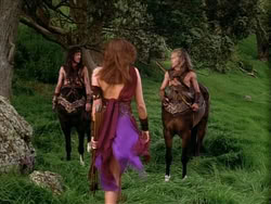 extant_HerculesTheLegendaryJourneys_1x06-AsDarknessFalls_0354
