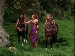 extant_HerculesTheLegendaryJourneys_1x06-AsDarknessFalls_0359