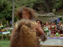 extant_HerculesTheLegendaryJourneys_1x06-AsDarknessFalls_2517