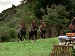 extant_HerculesTheLegendaryJourneys_1x06-AsDarknessFalls_2547