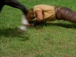 extant_HerculesTheLegendaryJourneys_1x06-AsDarknessFalls_2803