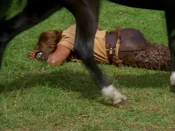 extant_HerculesTheLegendaryJourneys_1x06-AsDarknessFalls_2804