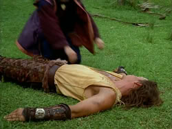 extant_HerculesTheLegendaryJourneys_1x06-AsDarknessFalls_2861
