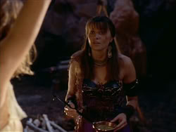 extant_HerculesTheLegendaryJourneys_1x06-AsDarknessFalls_3245