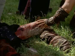 extant_HerculesTheLegendaryJourneys_1x06-AsDarknessFalls_3541