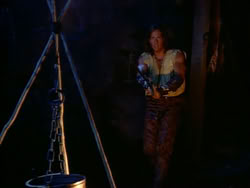 extant_HerculesTheLegendaryJourneys_1x06-AsDarknessFalls_4255