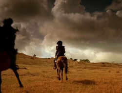 extant_HTLJ_1x12-TheGauntlet_00005
