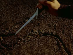 extant_HTLJ_1x12-TheGauntlet_00196