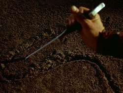 extant_HTLJ_1x12-TheGauntlet_00198