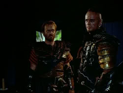 extant_HTLJ_1x12-TheGauntlet_02442