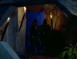 extant_HTLJ_1x12-TheGauntlet_03162