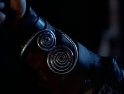 extant_HTLJ_1x12-TheGauntlet_03283