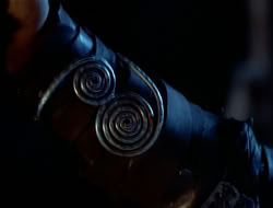 extant_HTLJ_1x12-TheGauntlet_03284