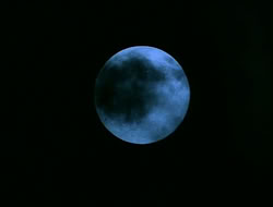 extant_HTLJ_1x13-UnchainedHeart_00936