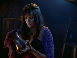 extant_HTLJ_2x05-Outcast_00161