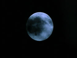 extant_HTLJ_2x05-Outcast_01646