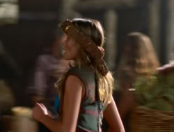 extant_HTLJ_2x05-Outcast_03045