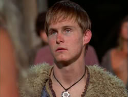 extant_HTLJ_2x05-Outcast_03893