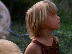 extant_HTLJ_2x05-Outcast_03993