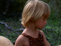 extant_HTLJ_2x05-Outcast_03994