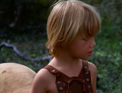 extant_HTLJ_2x05-Outcast_03999