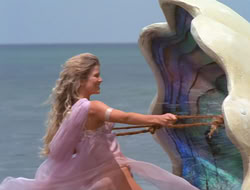 extant_HTLJ_2x17-TheApple_00559