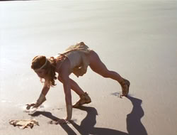 extant_HTLJ_2x17-TheApple_00943