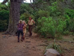 extant_HTLJ_2x17-TheApple_01949