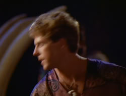 extant_HTLJ_2x17-TheApple_02579