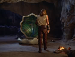 extant_HTLJ_2x17-TheApple_02897