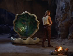 extant_HTLJ_2x17-TheApple_02900