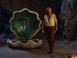 extant_HTLJ_2x17-TheApple_02906