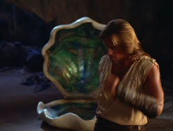 extant_HTLJ_2x17-TheApple_02925