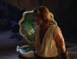 extant_HTLJ_2x17-TheApple_02926