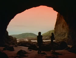 extant_HTLJ_2x17-TheApple_03134