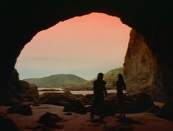 extant_HTLJ_2x17-TheApple_03136