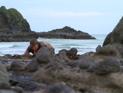 extant_HTLJ_2x17-TheApple_03505