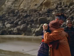 extant_HTLJ_2x17-TheApple_04074