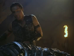extant_HTLJ_3x03-LoveTakesAHoliday_01566