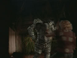 extant_HTLJ_3x03-LoveTakesAHoliday_02313