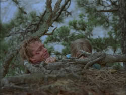 extant_HTLJ_3x03-LoveTakesAHoliday_04363