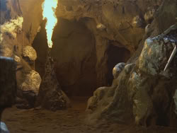 extant_HTLJ_3x03-LoveTakesAHoliday_04595