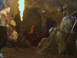 extant_HTLJ_3x03-LoveTakesAHoliday_04596