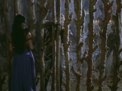 extant_HTLJ_3x07-TheGreenEyedMonster_04037