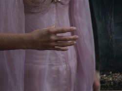 extant_HTLJ_3x07-TheGreenEyedMonster_04268
