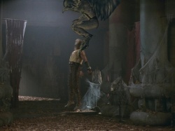 extant_HTLJ_3x07-TheGreenEyedMonster_04444
