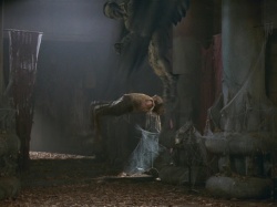 extant_HTLJ_3x07-TheGreenEyedMonster_04445